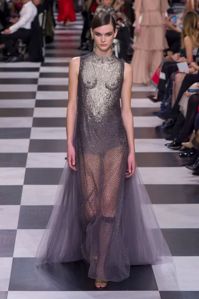 Look 48